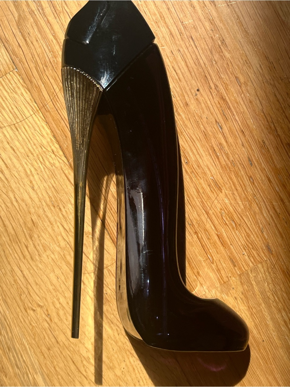 Carolina Herrera *empty* Good Girl Black Stiletto Bottle Gold Heel 80ml 2.7 floz - Picture 9 of 13
